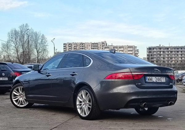 Jaguar XF cena 98900 przebieg: 135600, rok produkcji 2017 z Warszawa małe 529